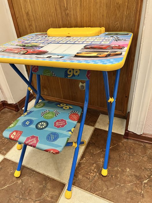 Детский стол и стул