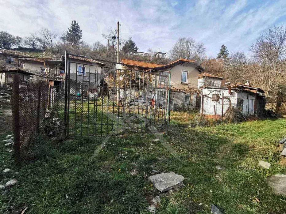 Продава се Къща в Годеч - 40 кв.м за 600 €/кв.м - Снимка #2