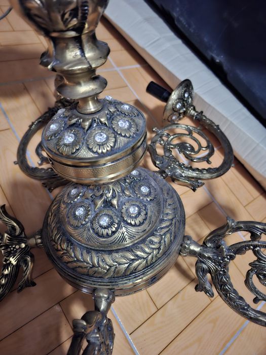 Продам  бронзовую  хрустальную люстру