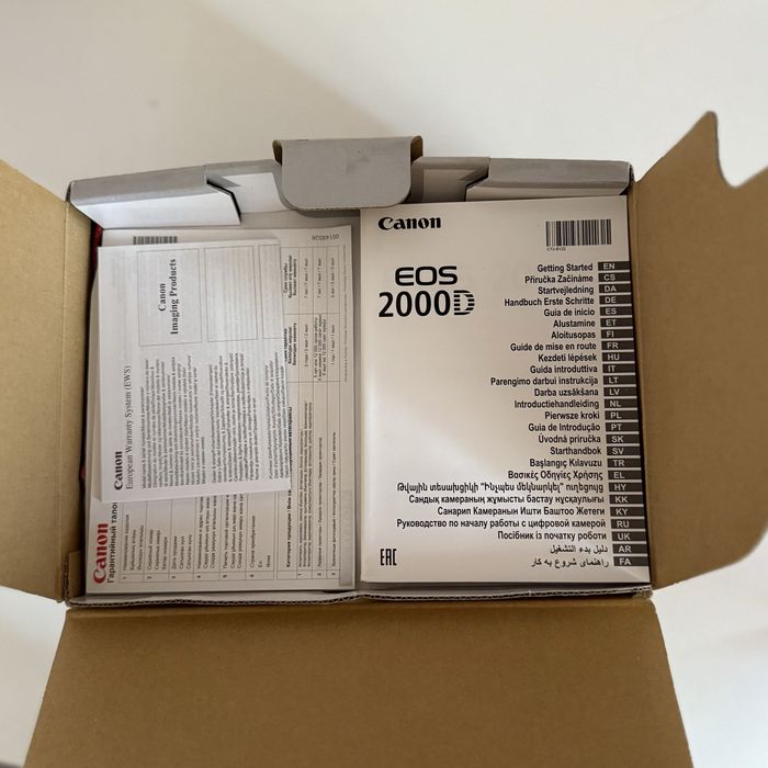 Продам фотоаппарат Canon 2000 (кэнон)