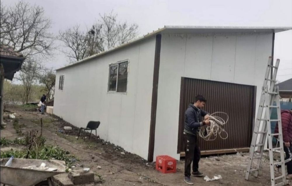 Garaje metalice auto învelite cu panou