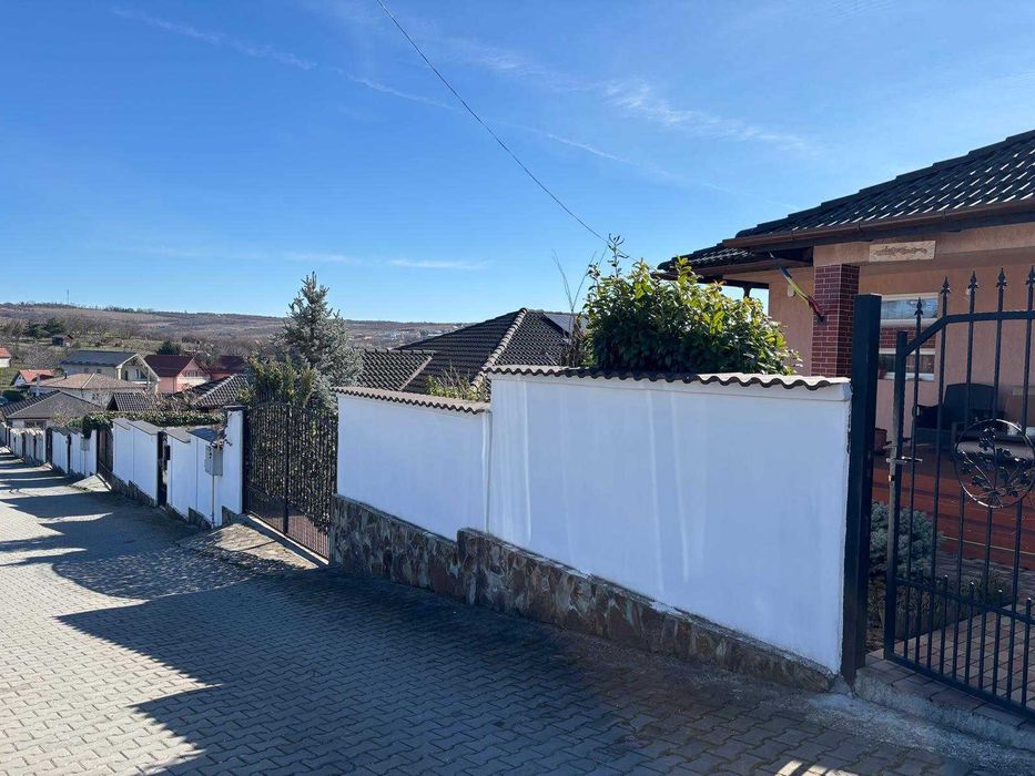 Casa parter 4 camere| 577 mp teren|panouri fotovoltaice|str. Izvorului