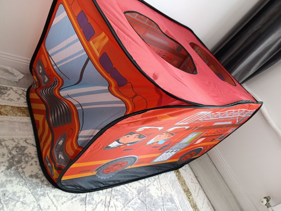 Игрушка домик в виде пожарной машины