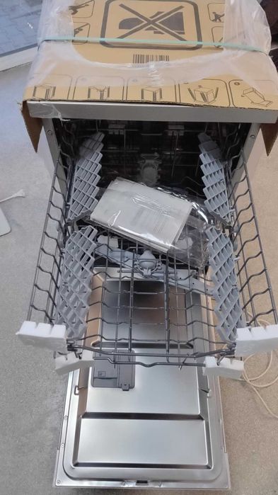 Чисто нова Иноксова-сива Съдомиялна машина Heinner 45 см Aquastop