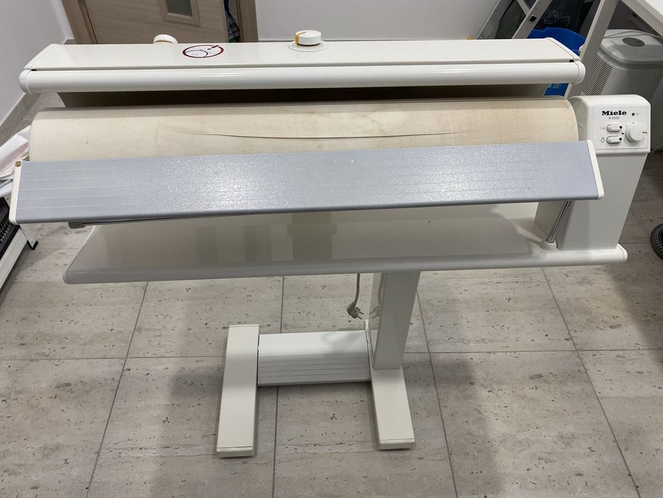 Calandru de calcat Miele model B 895D