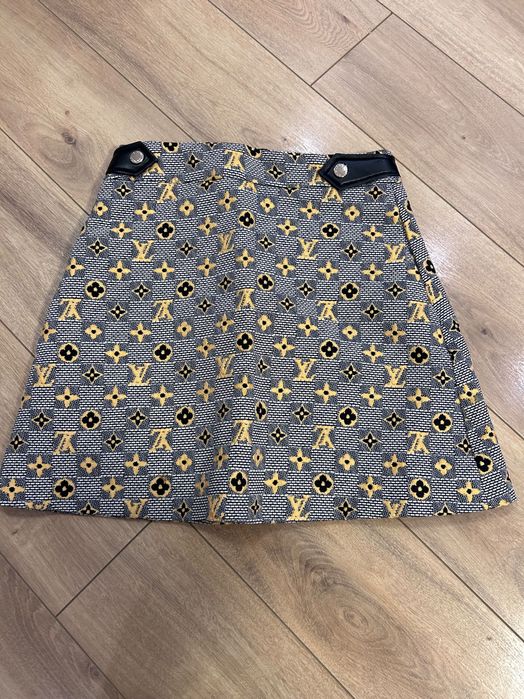 Пола LV - обличана веднъж, като нова