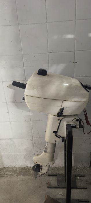 Barca gonflabila cu Motor Johnson 4hp 2T