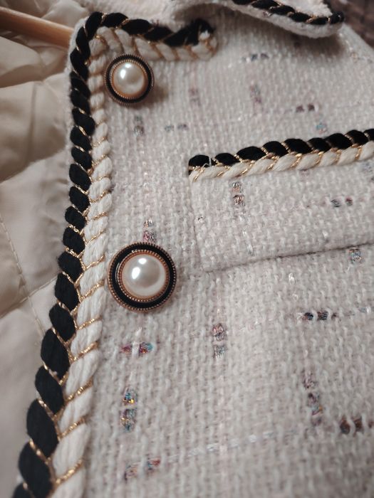 Пальто на девочку новое