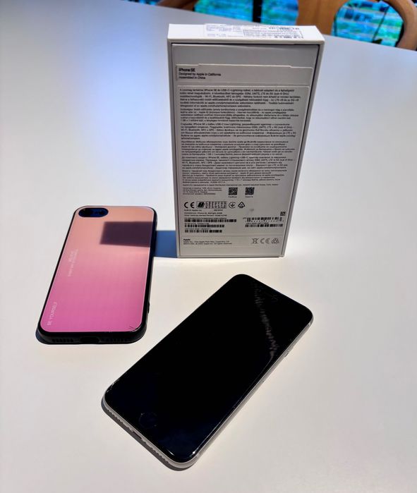 Apple Iphone SE 2022 бял 64GB 3-то поколение