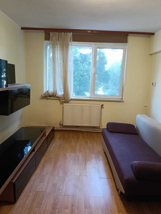Persoana fizica vand apart ultracentral, Piata Unirii-langa Hotel Unirea, etaj 1