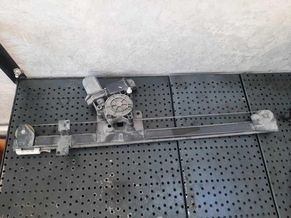 Macara geam electric cu motoras stanga fata peugeot boxer citroen jumper fiat ducato 1368922080