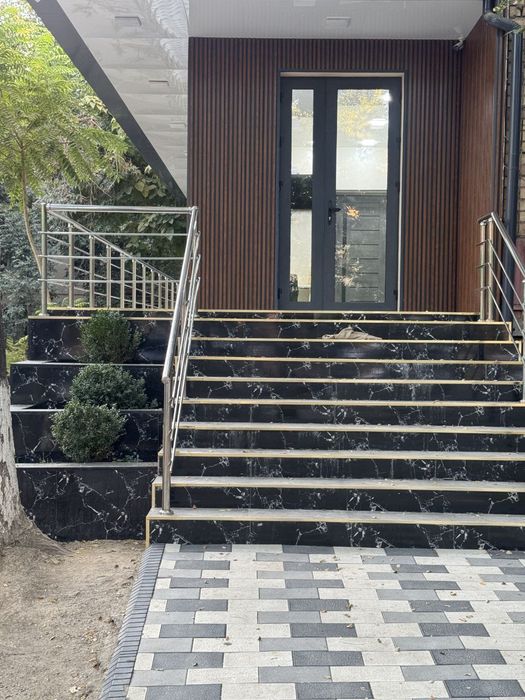 Продаётся помещение в Учтепа 11 квартал Ул Заргарлик Ор Аль Хорезми