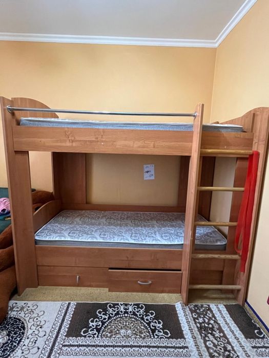 Продам двухярусную кровать