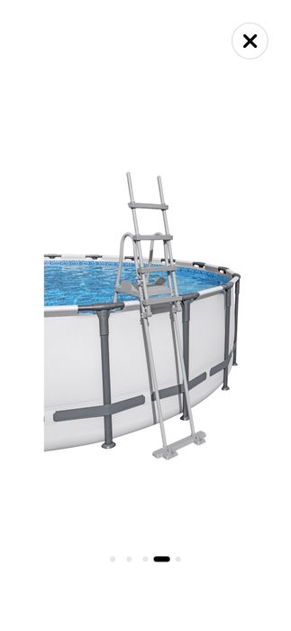 Scara piscina cu sistem de siguranta pentru copii