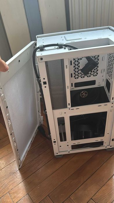Corsair 2000D cu 3 coolere Arctic P12 și congelator de lichid Arctic, 3 AIO de 360 ​​mm, complet cu hardware de montare Intel (lipsește suportul am5)