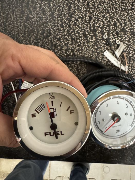 De vanzare ceasuri motor barca (Mercury)