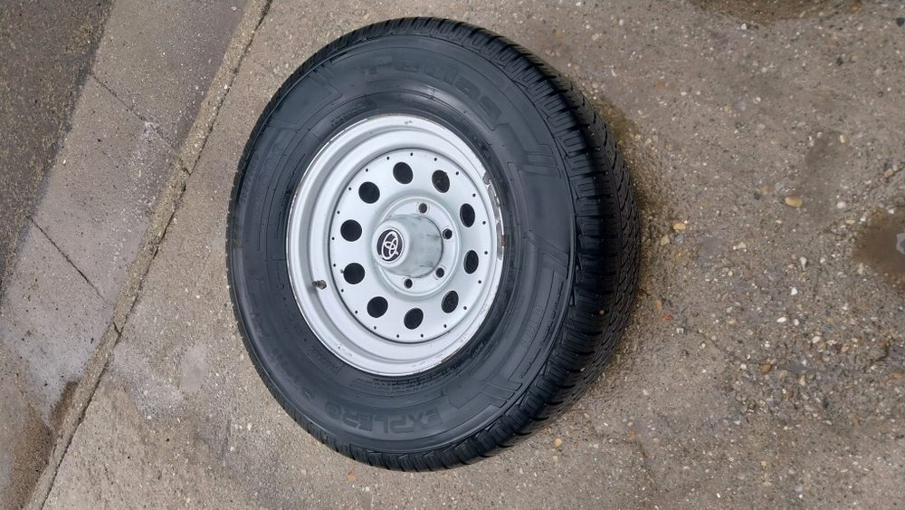 Roti Toyota 265 70 16 et-25