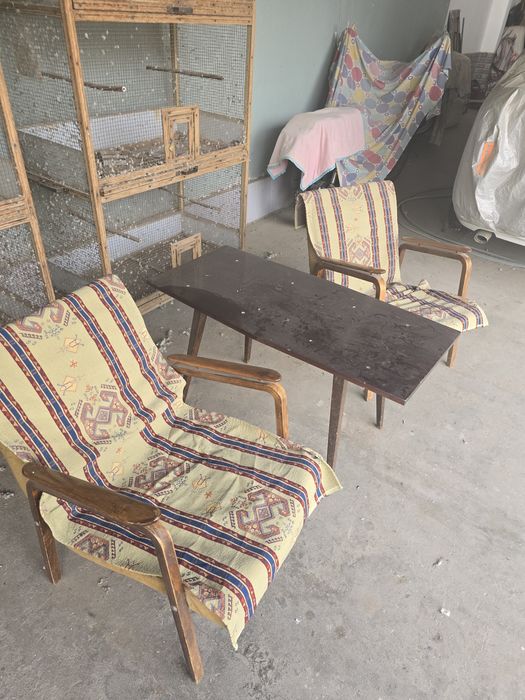 2 кресла +журнальный столик