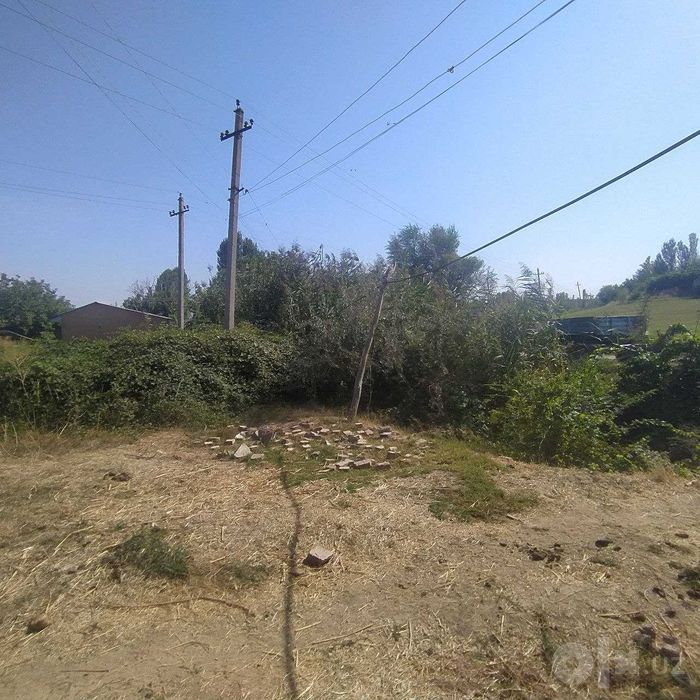 Арзон Ер участка сотувда  6 сотик . Олдида Сув утган  Кибрай рн