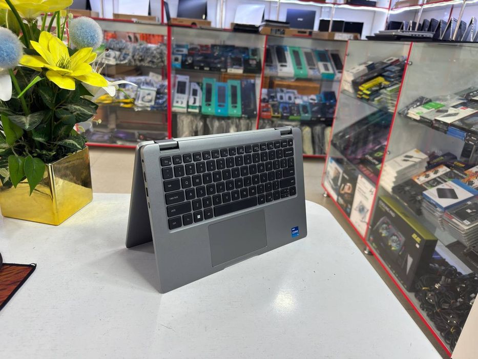 Dell Amerikanski X360 core i5-1335U ddr5 8/256 SSD holati ideal