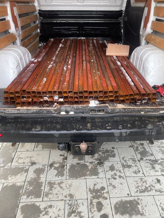 Bare rectangulare stâlpi de gard vopsite