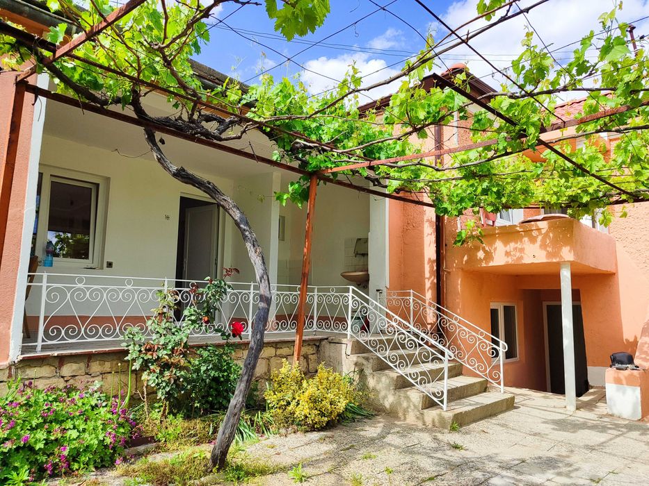 Продава се Къща в с. Владимирово, Област Добрич - 100 кв.м за 383 €/кв.м - Снимка #2