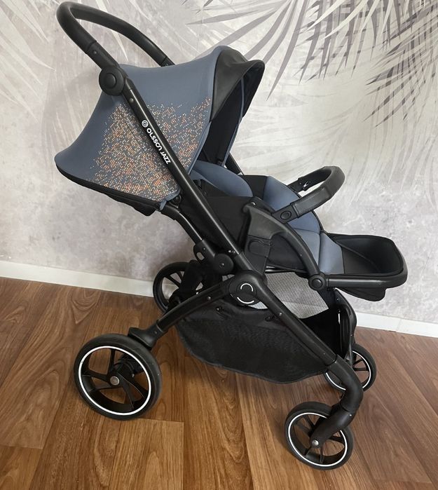 Продам детскую коляску