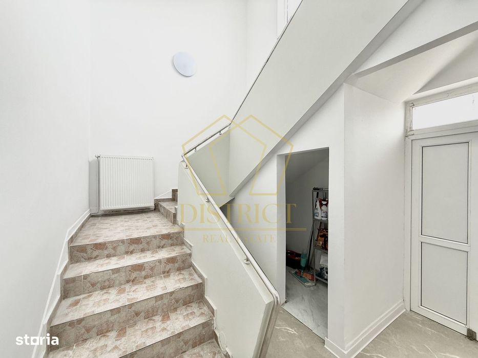 COM 0% Cladire P+1E cu parcare si VAD la principala | Giarmata