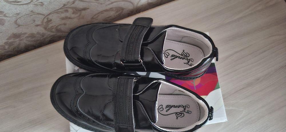 Туфли для девочки размер 35