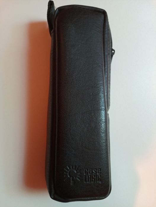 Кейс Logic за авто CD панел.