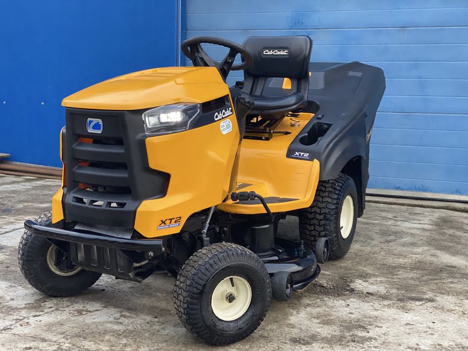 Vand Tractor/Tratoras profesional CUB CADET 23 cai ! Pret extrasezon!!