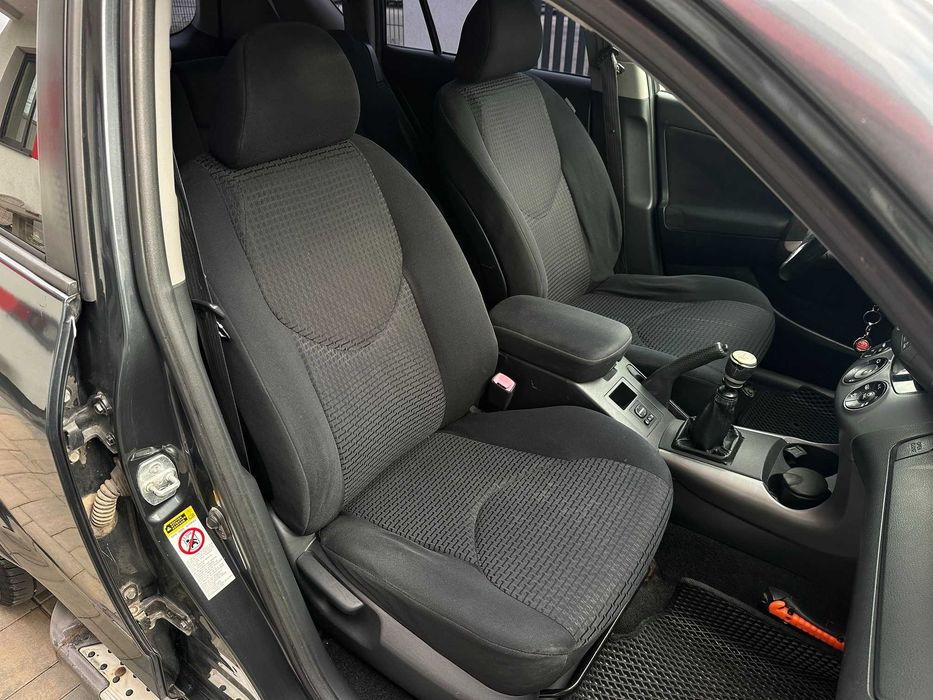 Toyota RAV-4 2,2 d-cat 4x4 2008 accept variante !