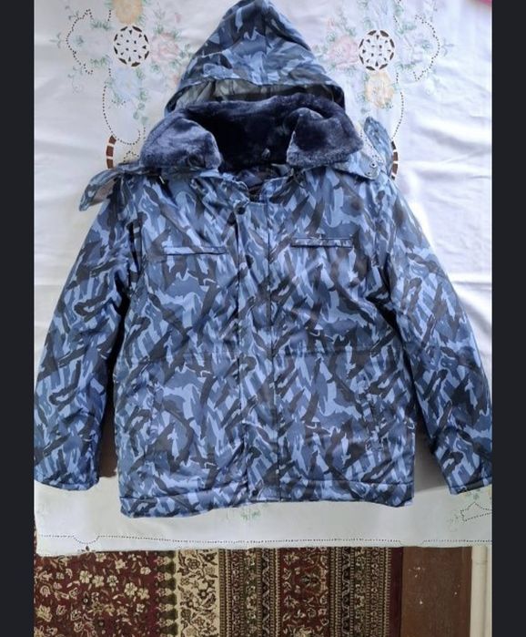 Bushlat .kurtka shimi bilan