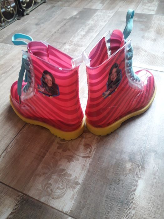 Zara, Vans, Soy Luna