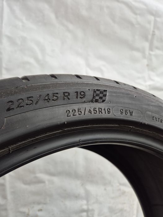2бр 225 45 19 Michelin летни - 22г