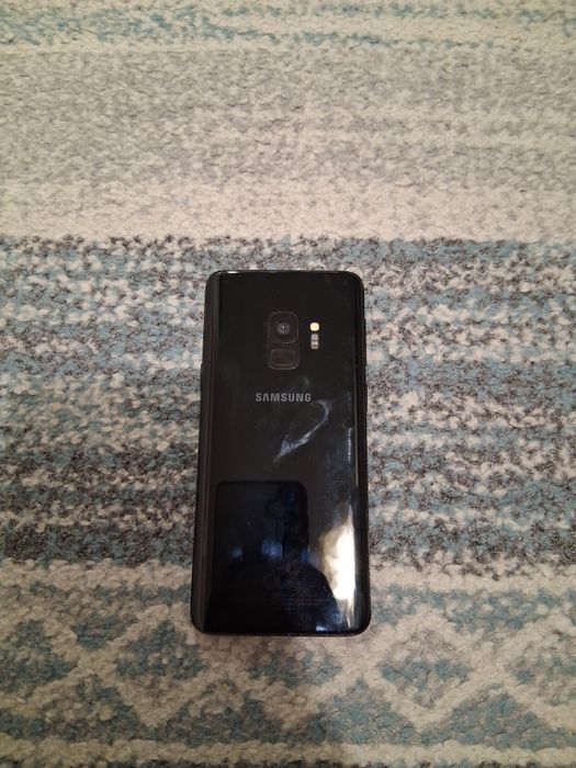 Продавам Samsung s9