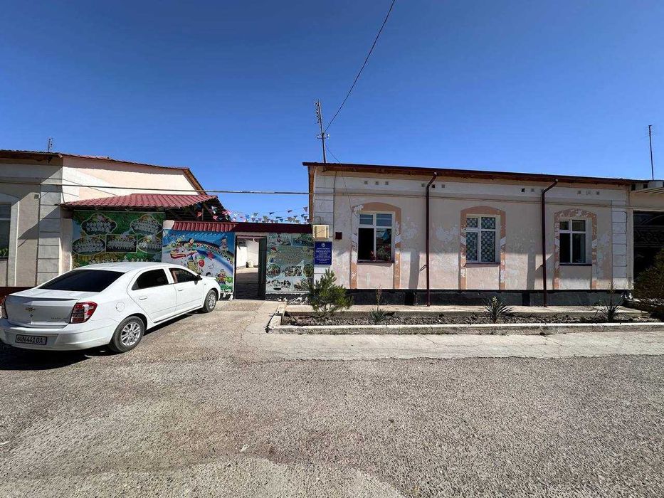 Коттедж 6 соток Гулистон куча Гиждуван.            бартер бор мошинага