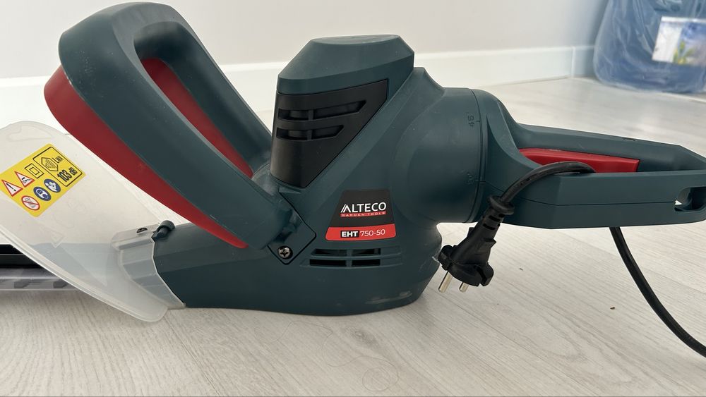 Кусторез электрический ALTECO