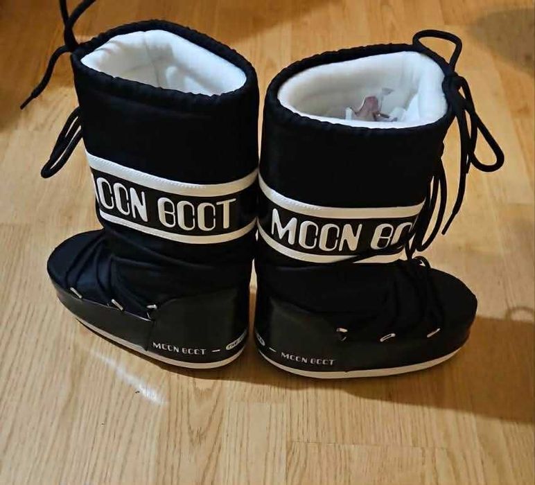 Чисто нови апрески/ботуши Moon Boot
