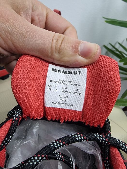 Ghete mammut sapuen trekking gtx hiking drumetii (nu lowa, the north face, scarpa, adidas, nike salomon garmont)