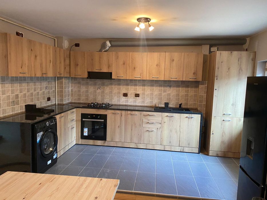 Inchiriez Vilă Pipera P+1+M - 5 Camere