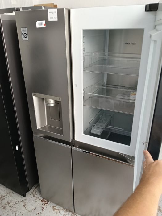 LG Combina syde by syde