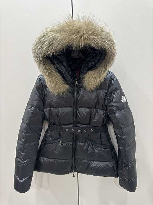 Продам куртку монклер