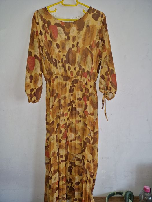 Vand rochie de toamna