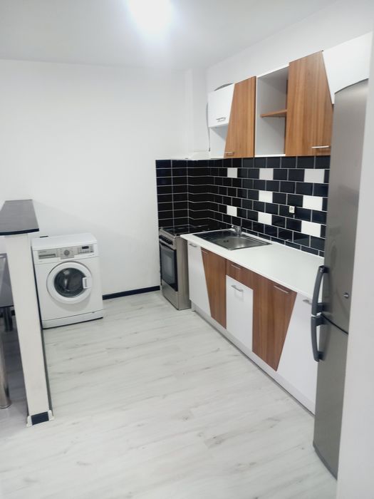 Inchiriez ap cu 2 camere in bloc nou in sfantu ilie