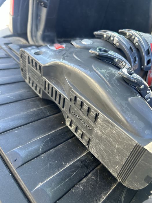 Clapari schi Atomic MegaX nr 43