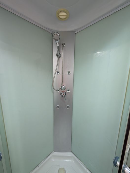 Cabina de dus cu vibromasaj