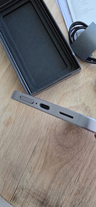 Vand Samsung S25 plus, stare perfecta