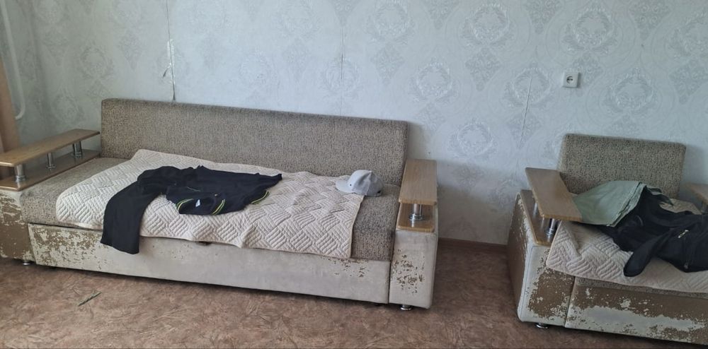 Продается диван, кресло