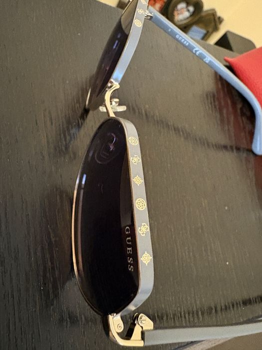 Слънчеви очила GUESS